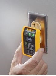 Fluke ST120+ GFCI Socket Tester with Beeper, Easy-to-See LEDs, Verify Correct Wiring for Standard / GFCI