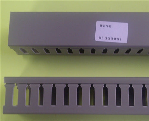 Wieland Wire Finger Duct 2 Meter Gray (1-1/2" x 1-1/2") DNG37037 with Cover, Mfr# 34.286.3737.0